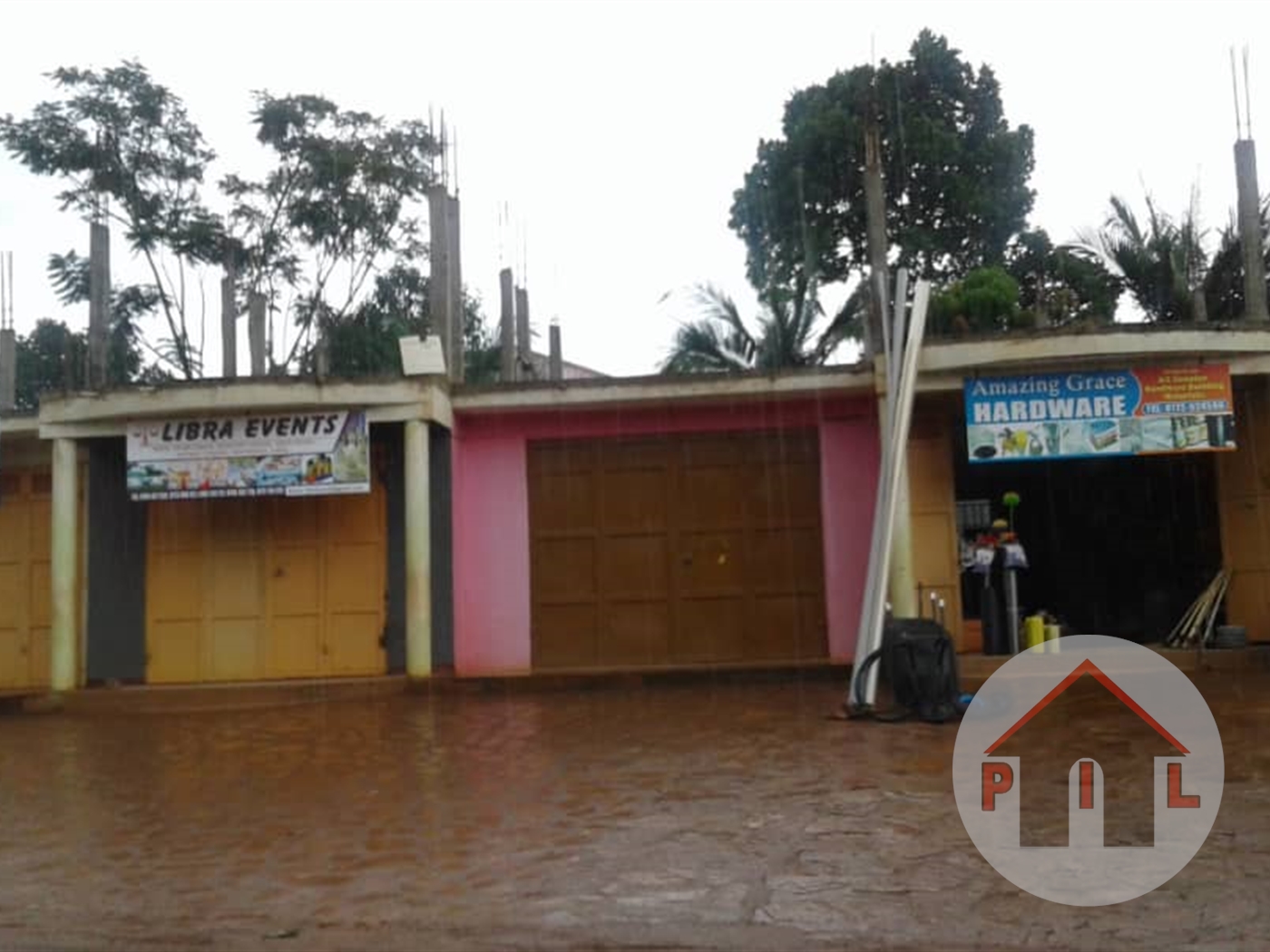 Shop for sale in Kitende Wakiso