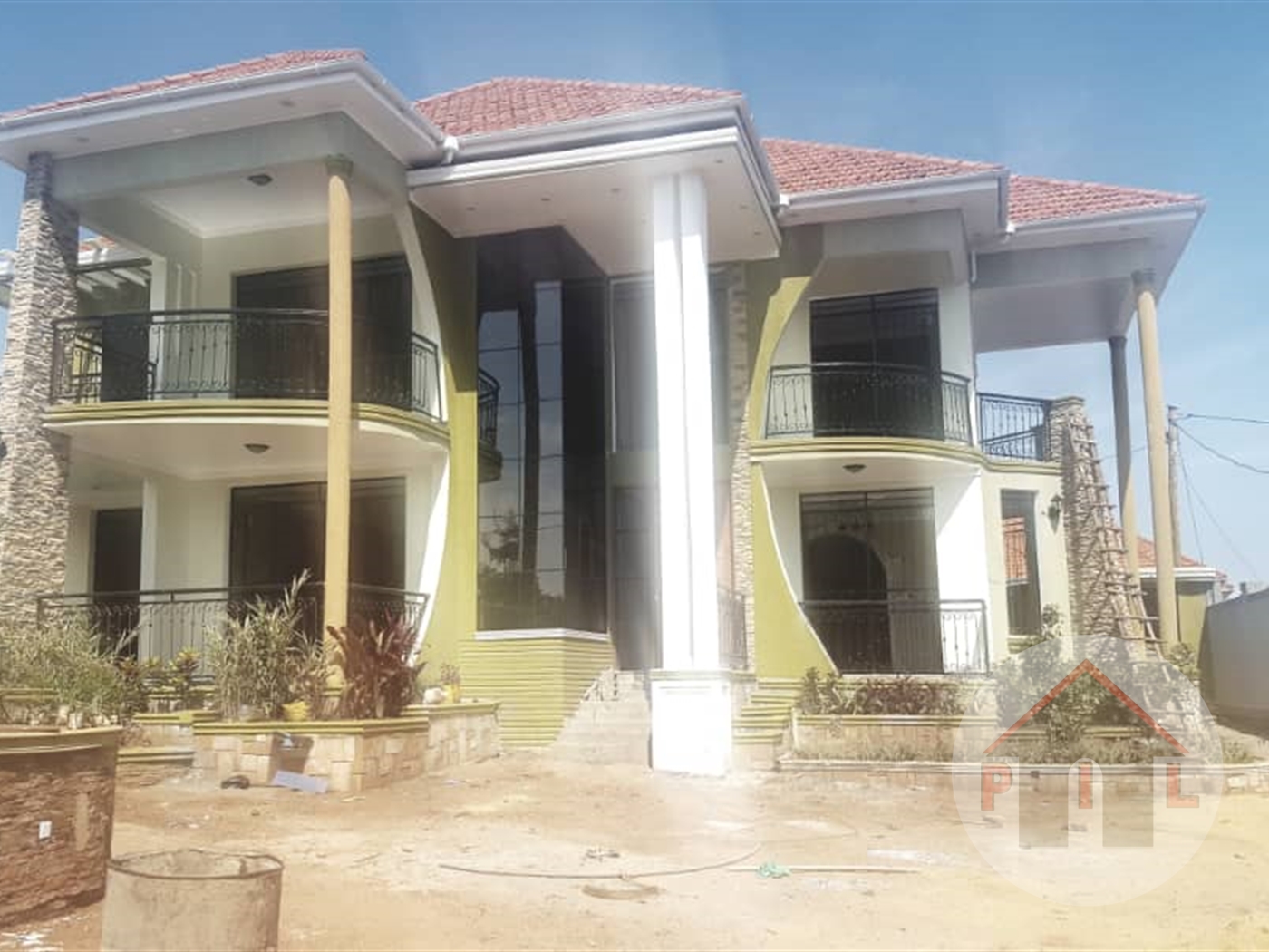 Mansion for sale in Kira Wakiso