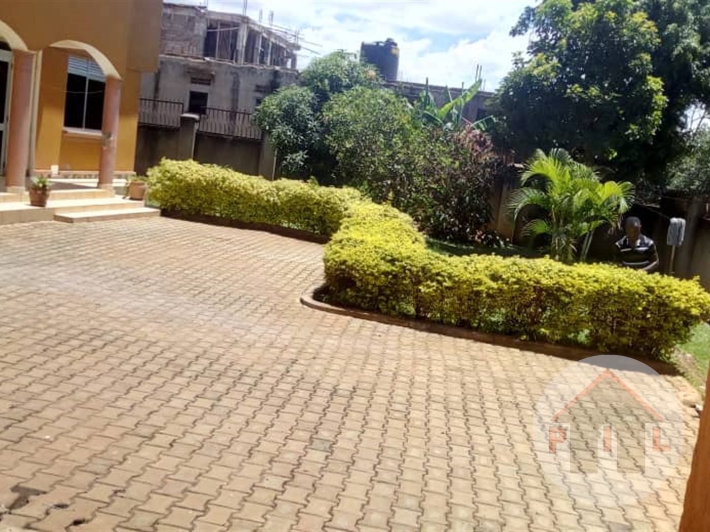 Storeyed house for sale in Kirinya Wakiso