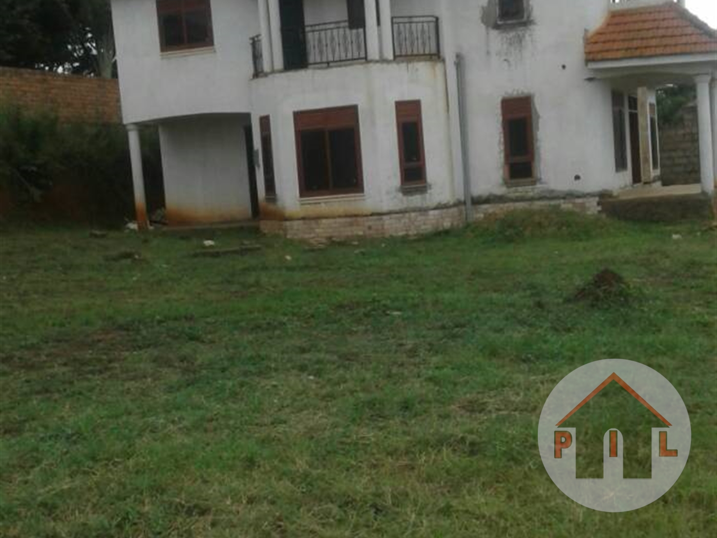 Mansion for sale in Kira Wakiso