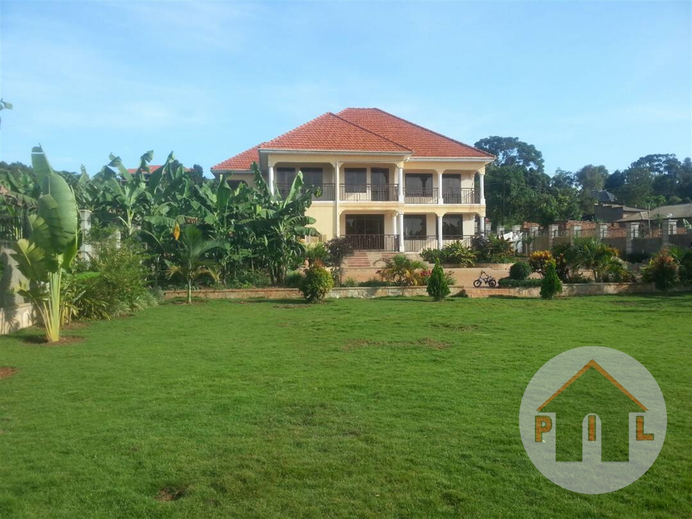 Mansion for sale in Bwebajja Wakiso