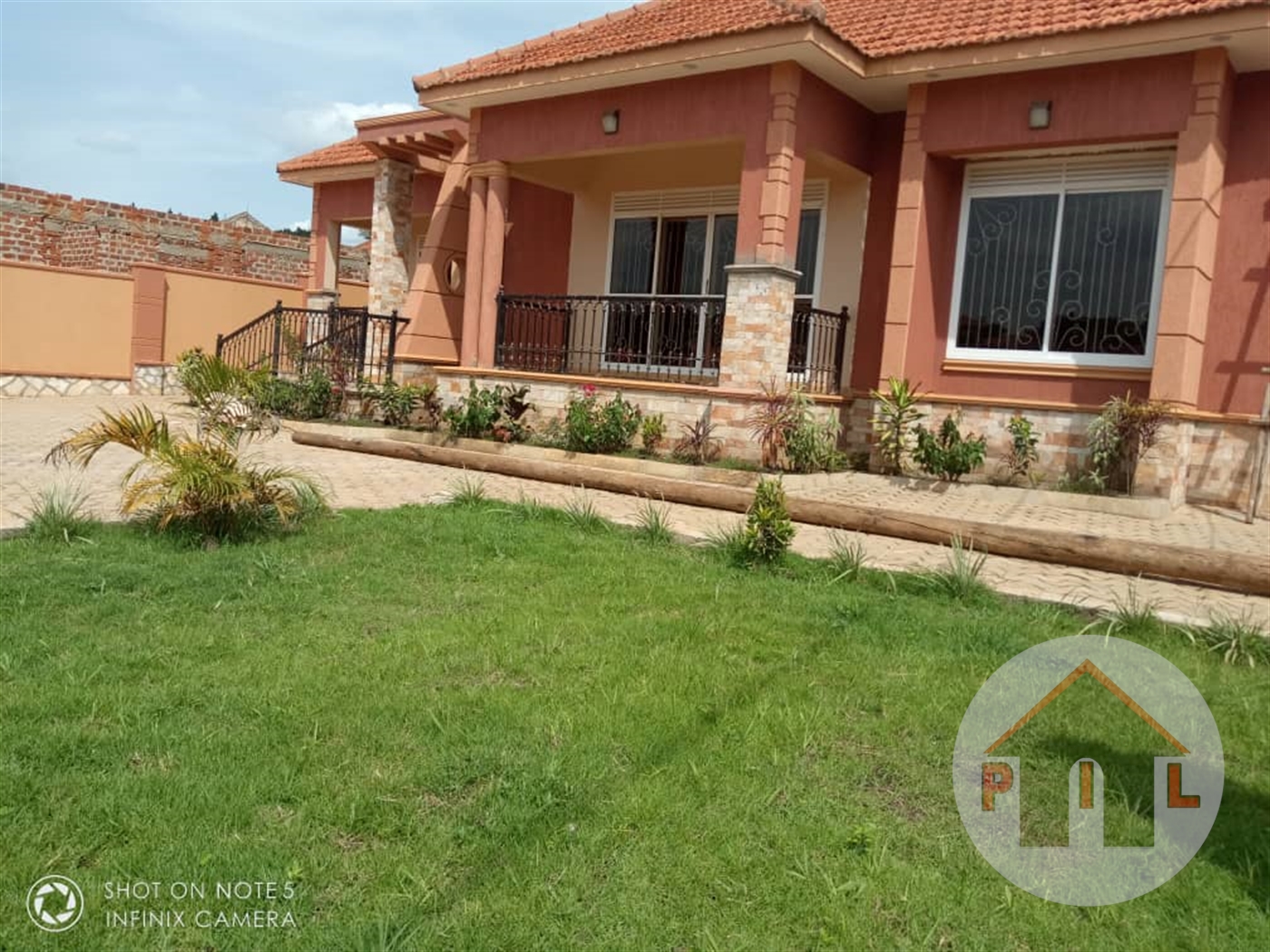 Bungalow for sale in Kyaliwajjala Wakiso