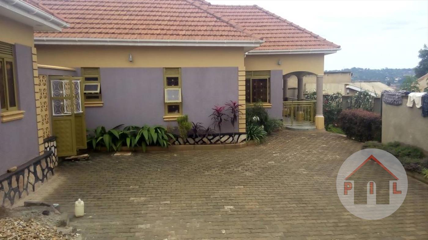 Mansion for sale in Nateete Wakiso