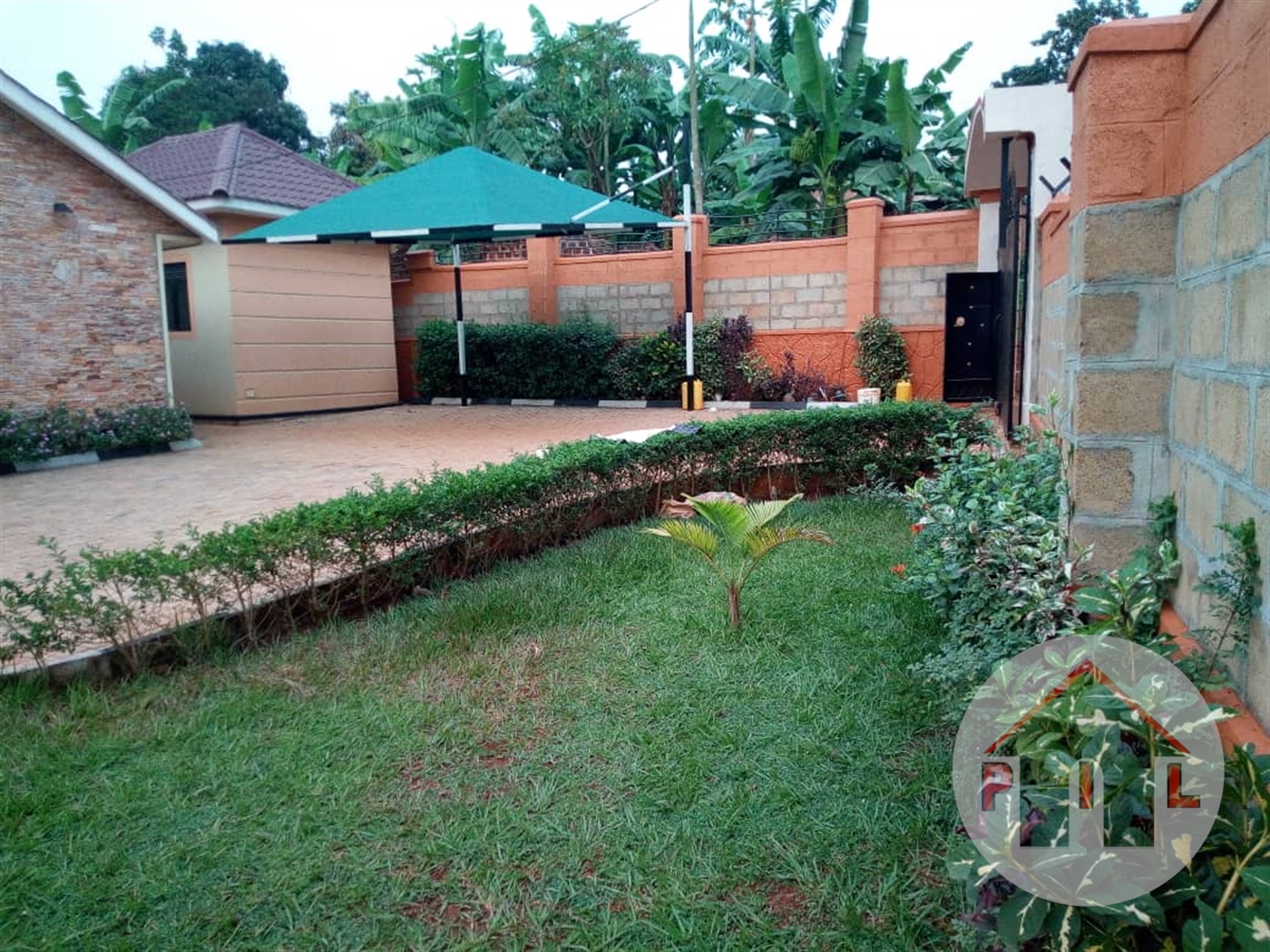 Bungalow for sale in Kitende Wakiso