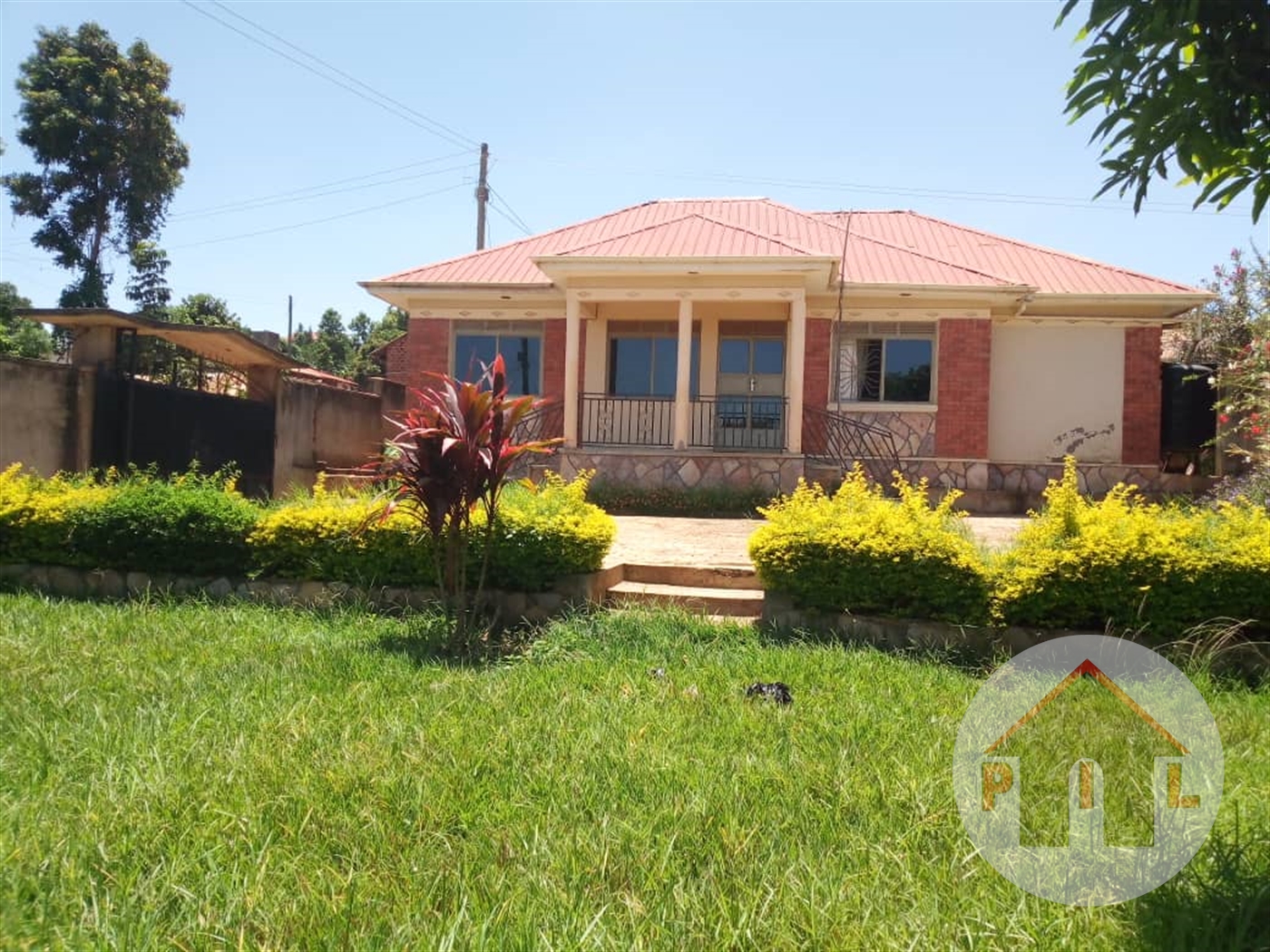 Bungalow for sale in Kitende Wakiso