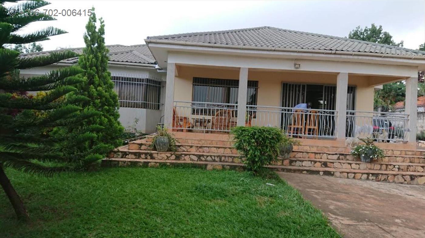 Bungalow for sale in Muyenga Kampala