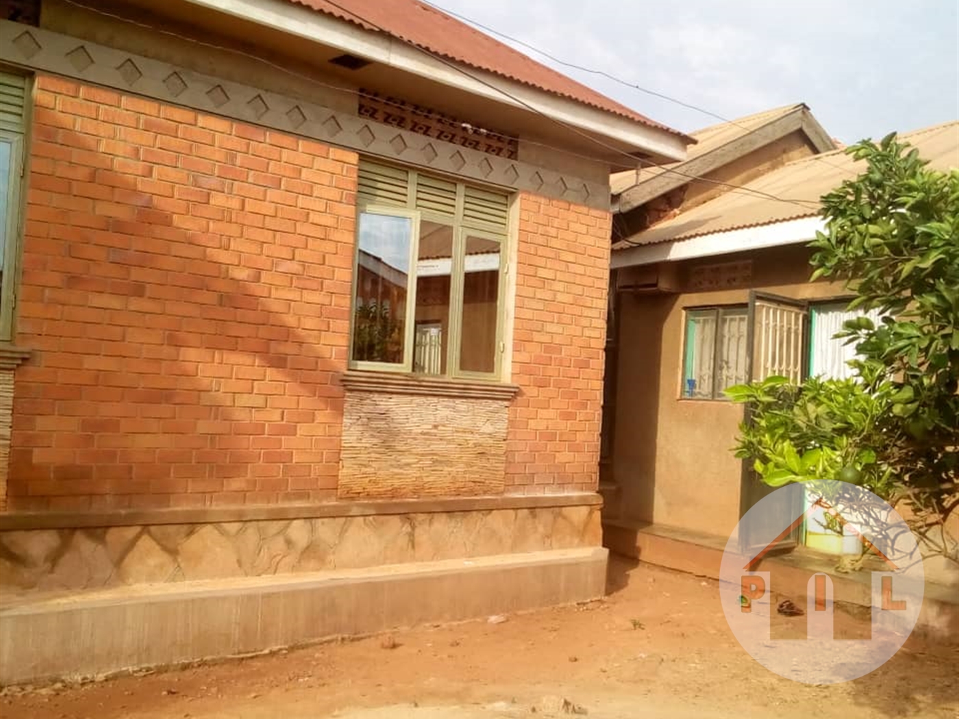 Bungalow for sale in Makindye Kampala