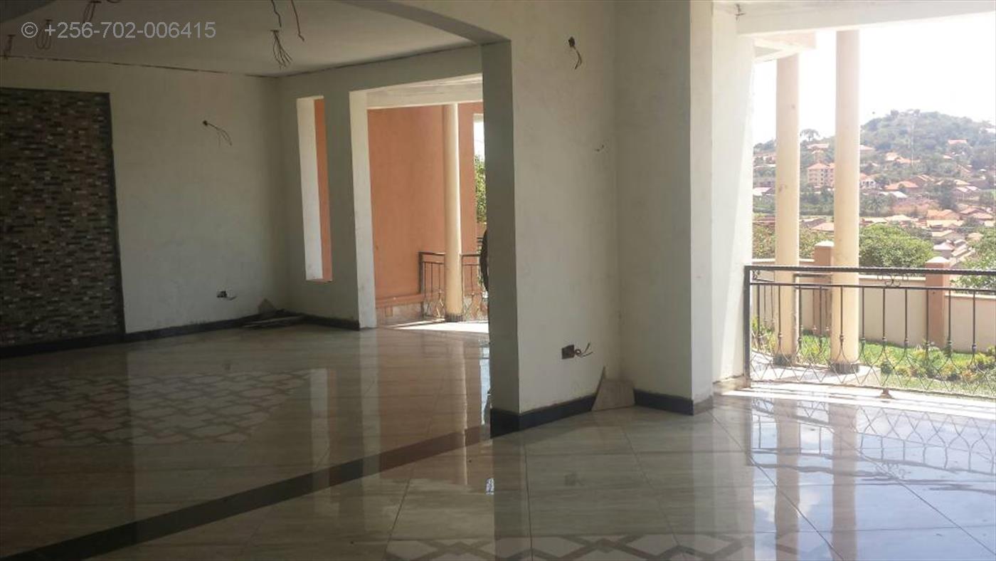 Duplex for sale in Kisaasi Kampala