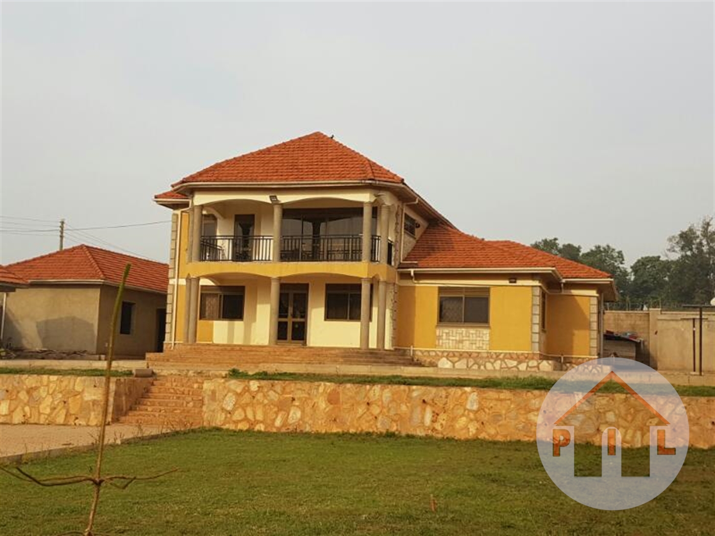 Mansion for sale in Seguku Wakiso