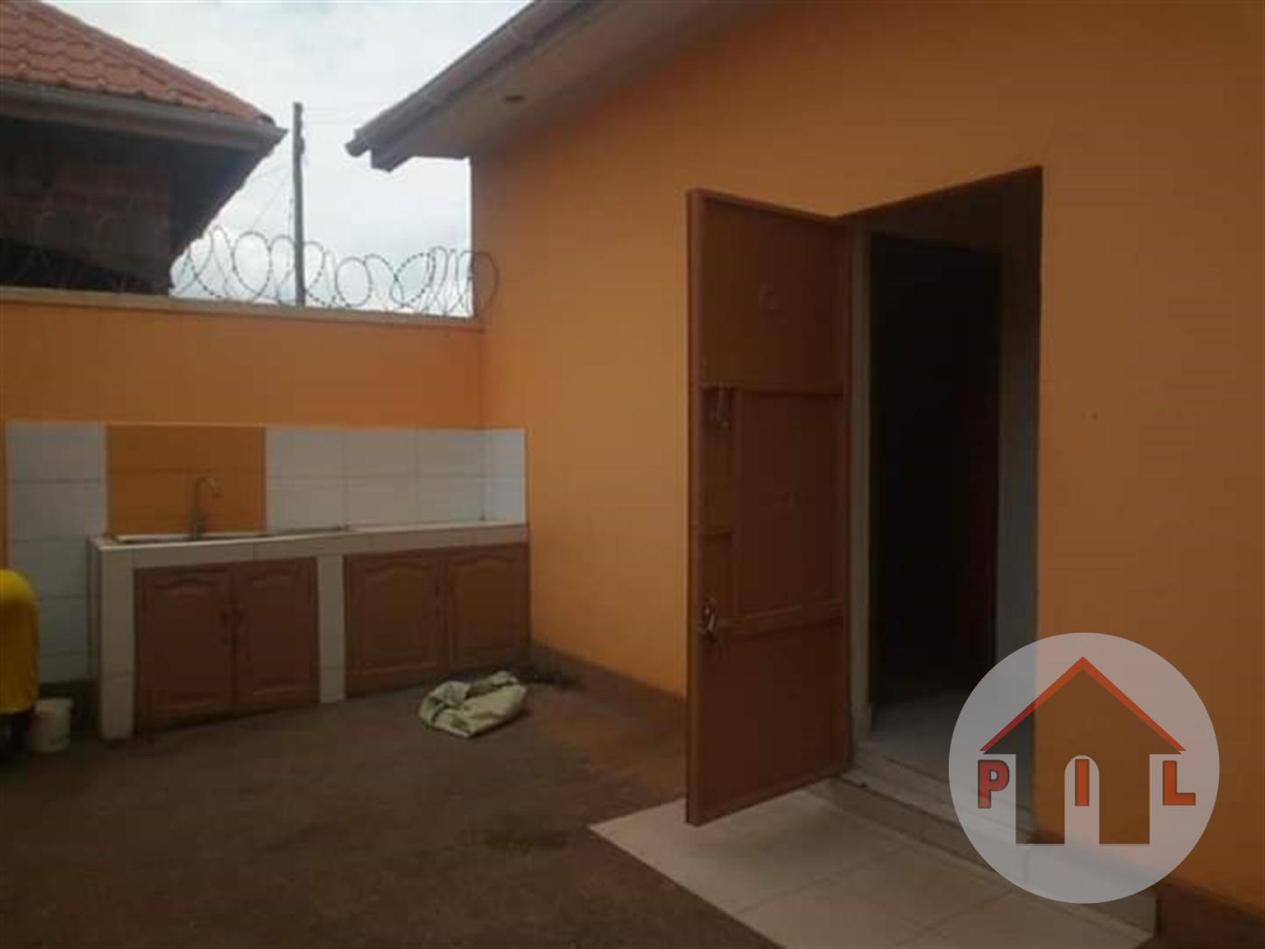 Bungalow for sale in Kitende Wakiso