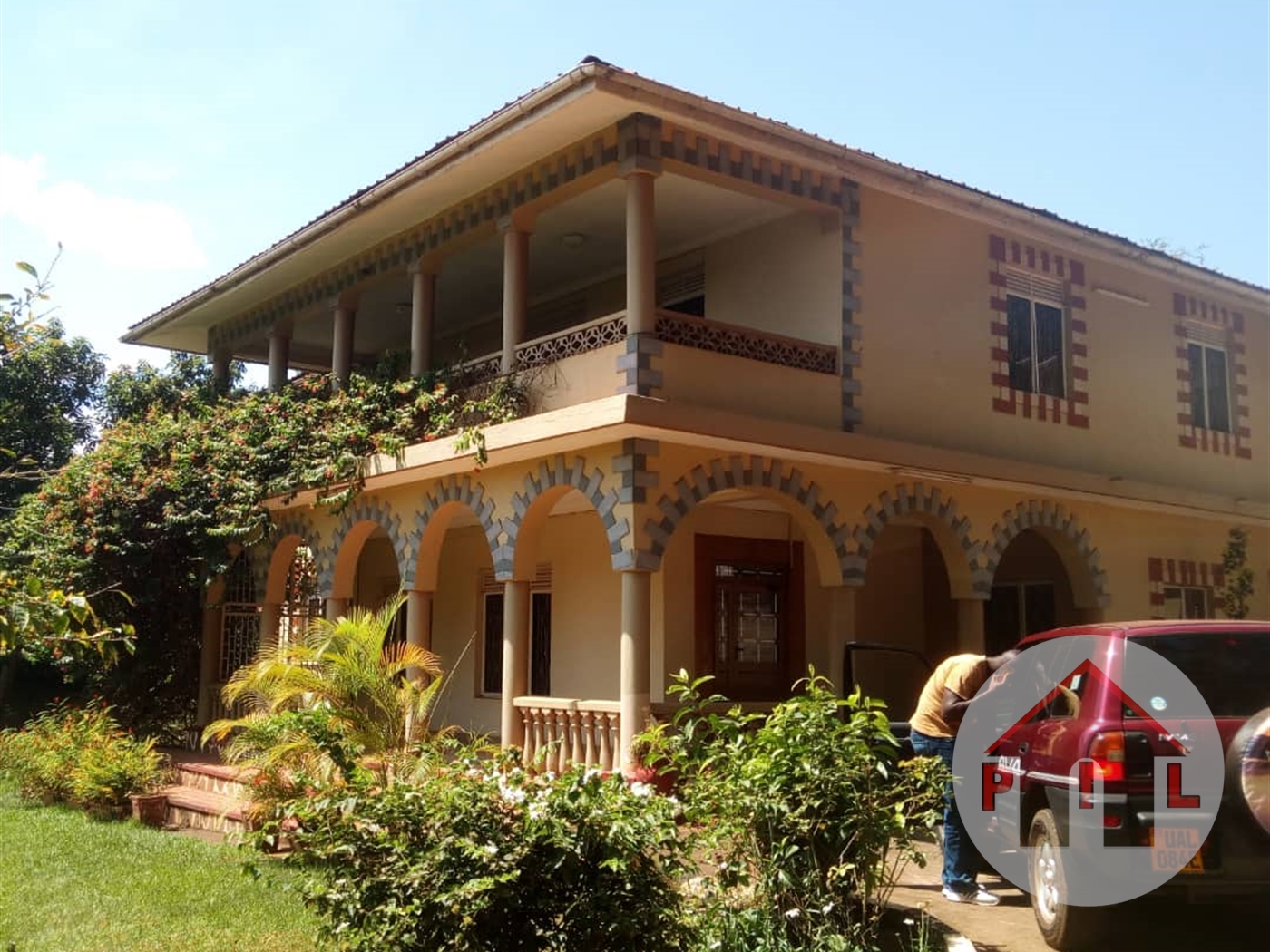 Maisonette for sale in Bugoloobi Kampala