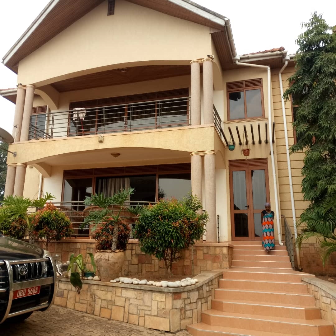 Mansion for sale in Makindye Kampala