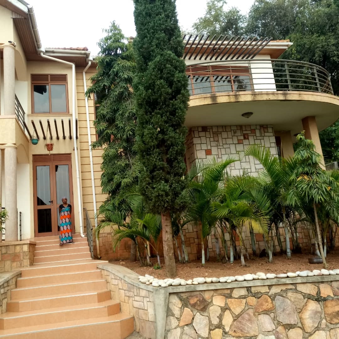 Mansion for sale in Makindye Kampala