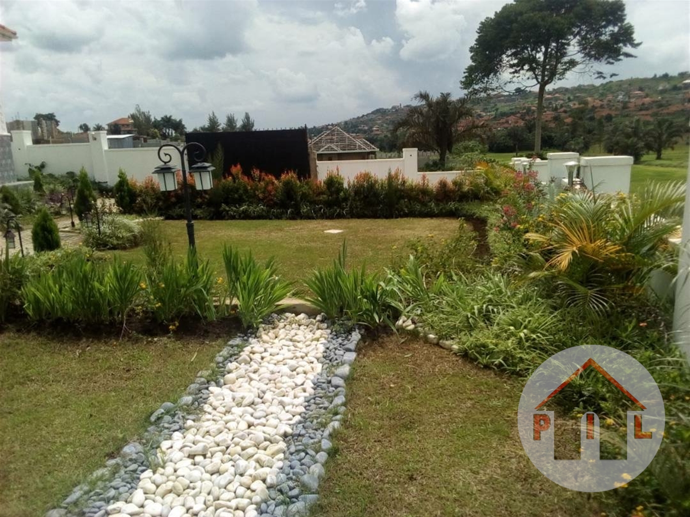 Mansion for sale in Bwebajja Wakiso