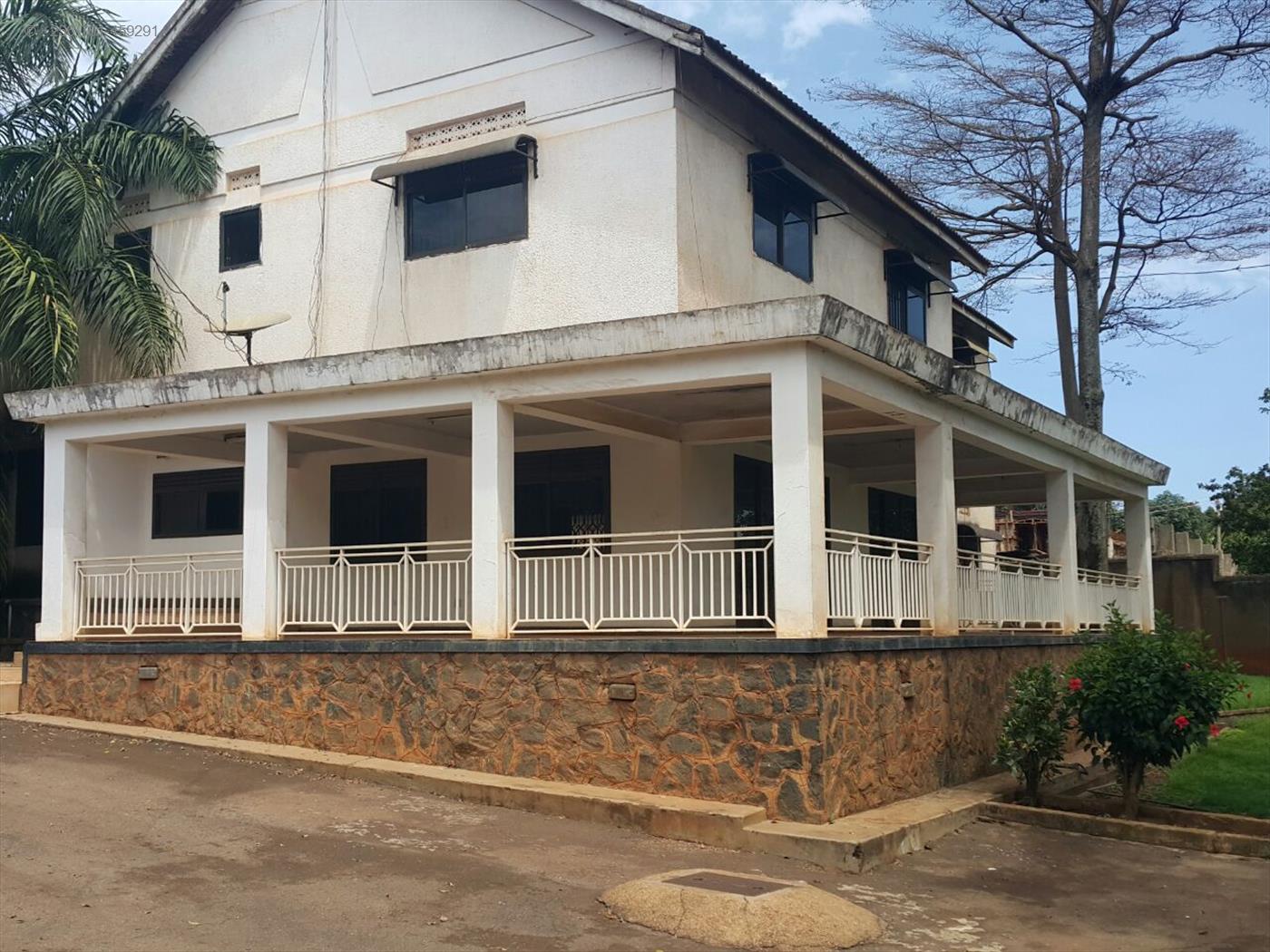 Town House for sale in Kansanga Kampala