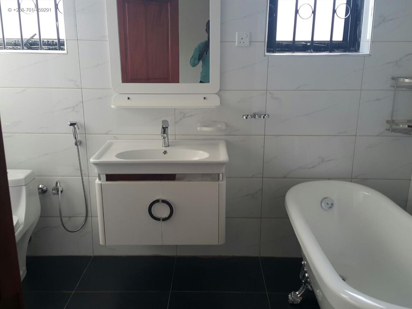 Town House for rent in Muyenga Kampala