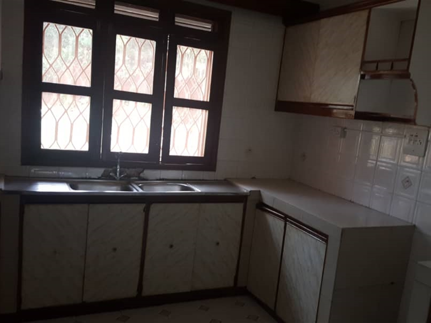 Bungalow for rent in Muyenga Kampala