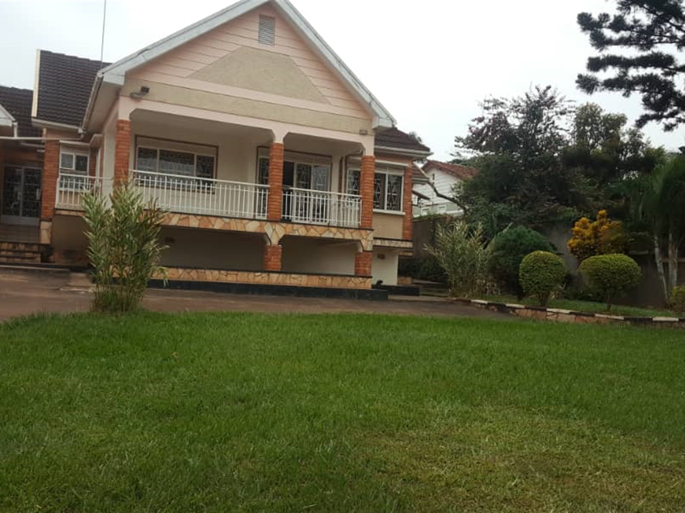 Bungalow for sale in Muyenga Kampala