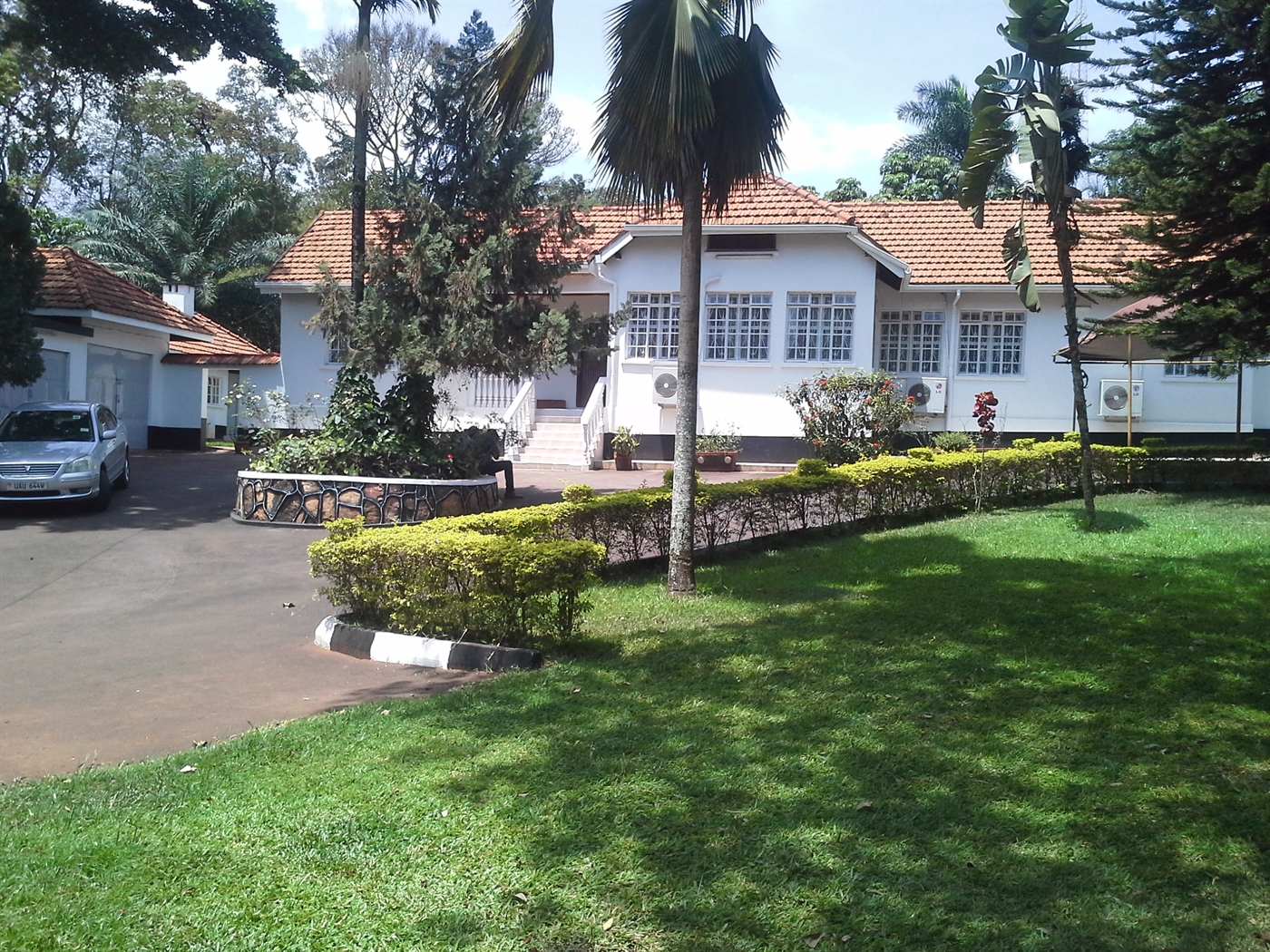 Bungalow for rent in Kololo Kampala