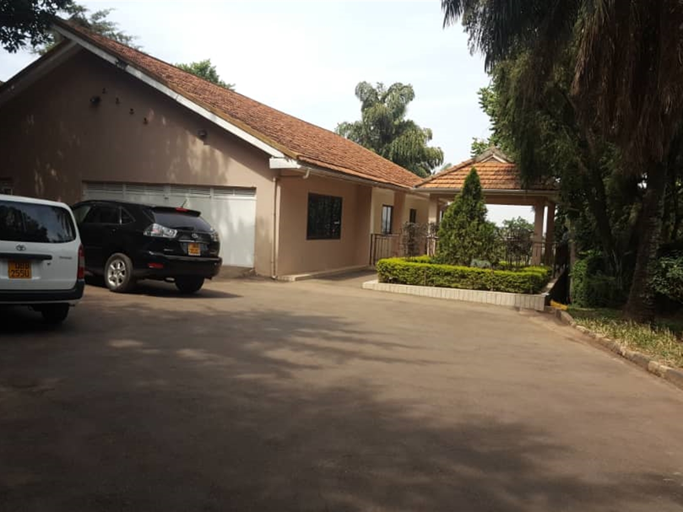 Bungalow for rent in Muyenga Kampala