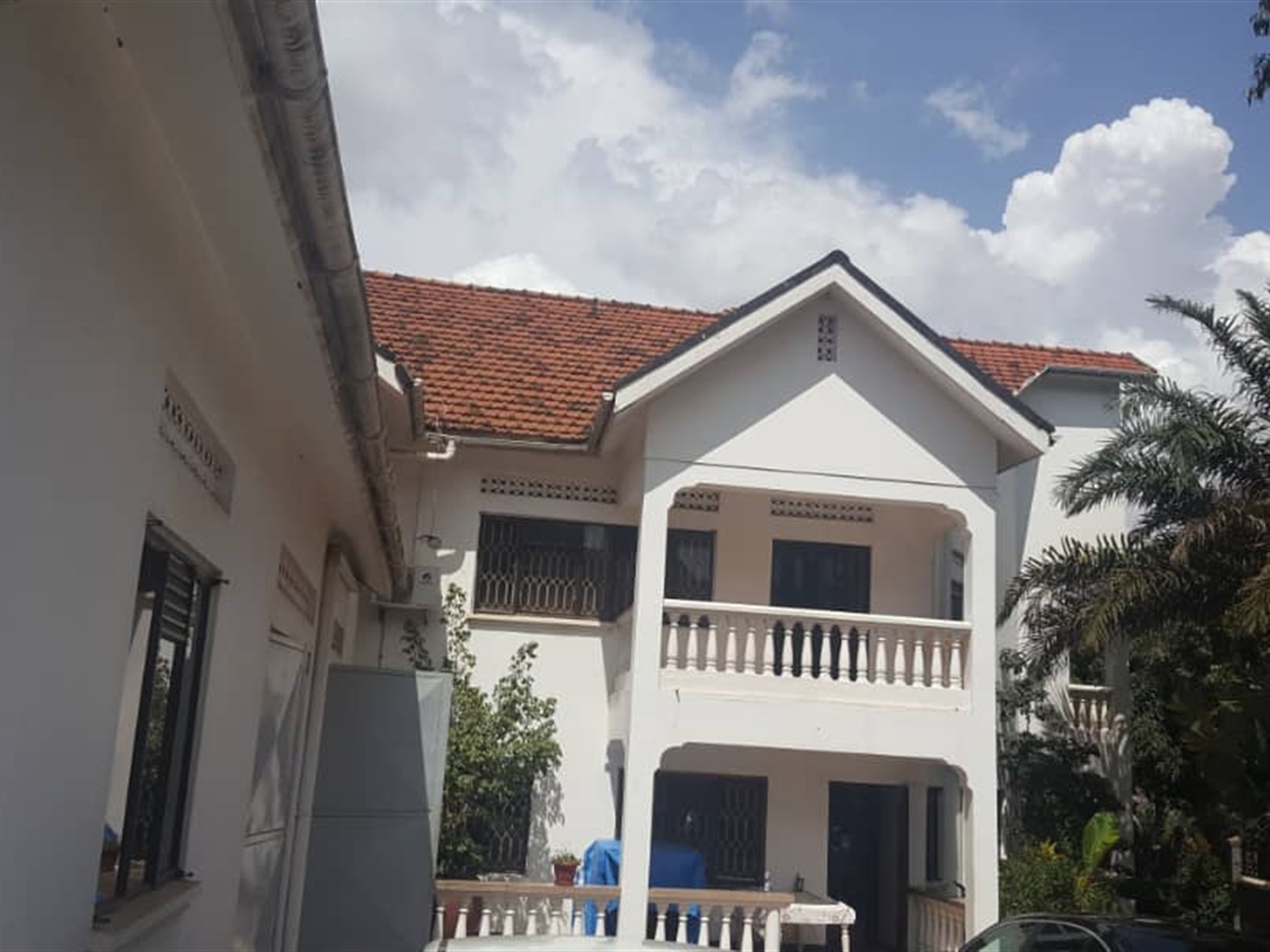 Mansion for rent in Kansanga Kampala