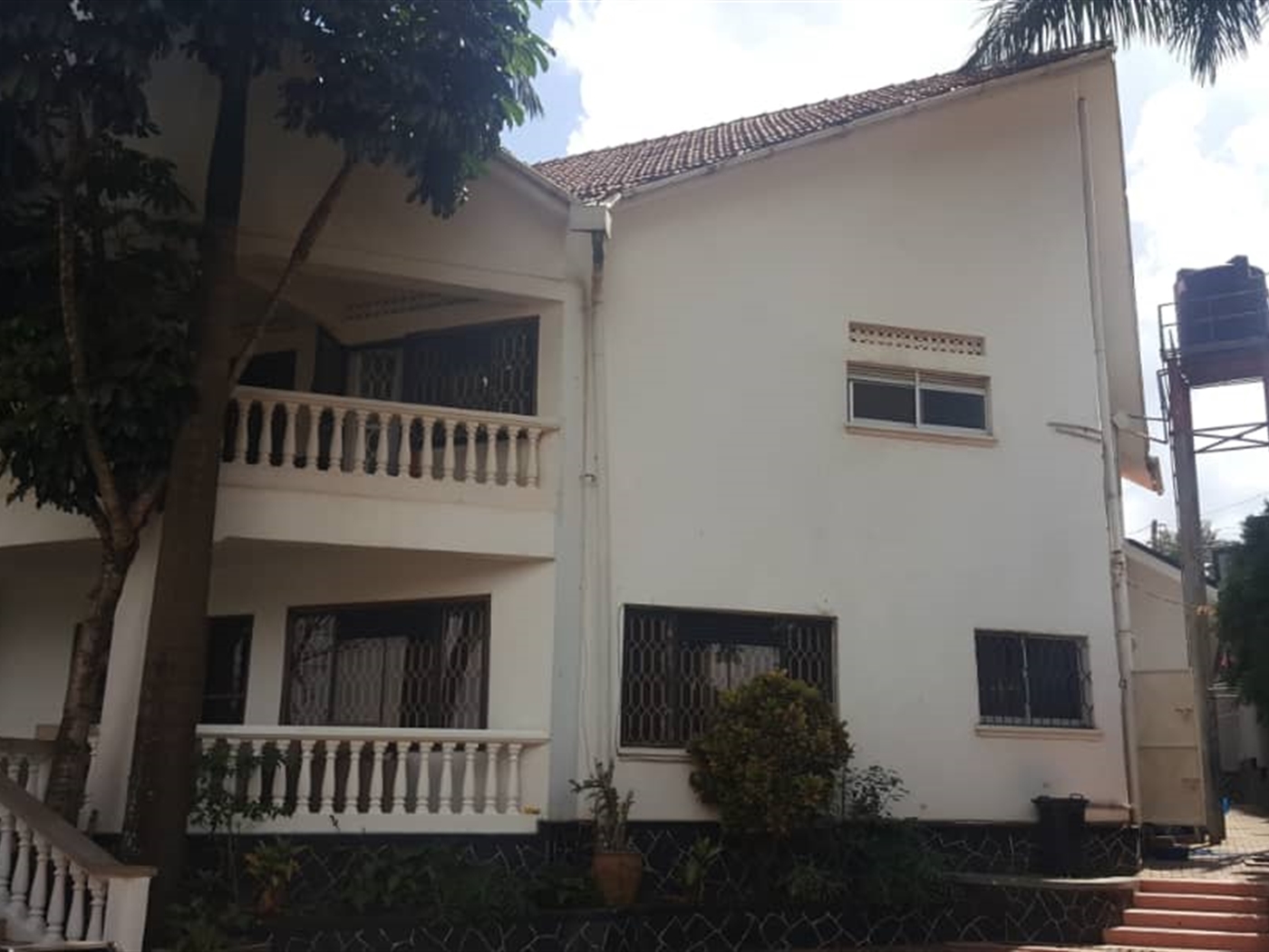 Mansion for rent in Kansanga Kampala