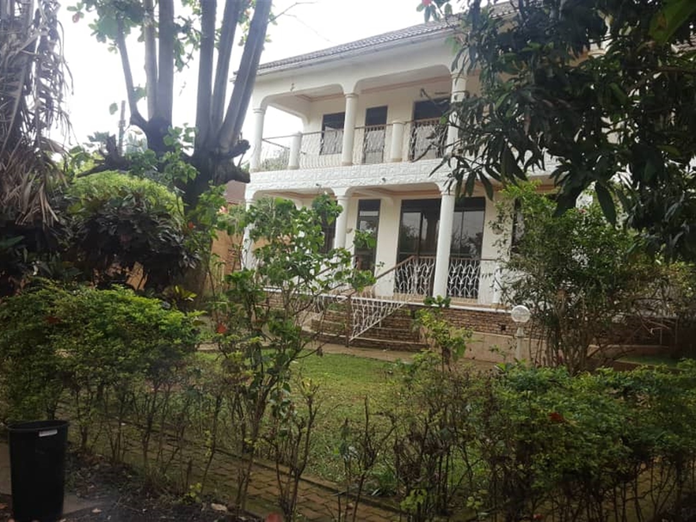 Mansion for rent in Muyenga Kampala