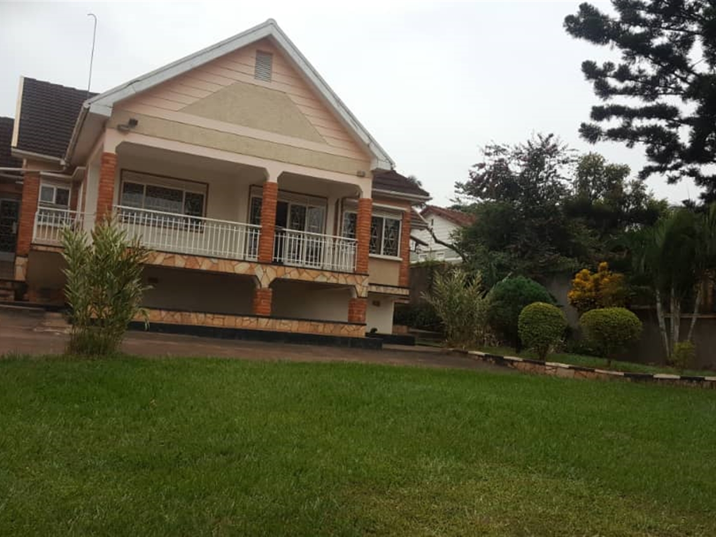 Bungalow for sale in Muyenga Kampala