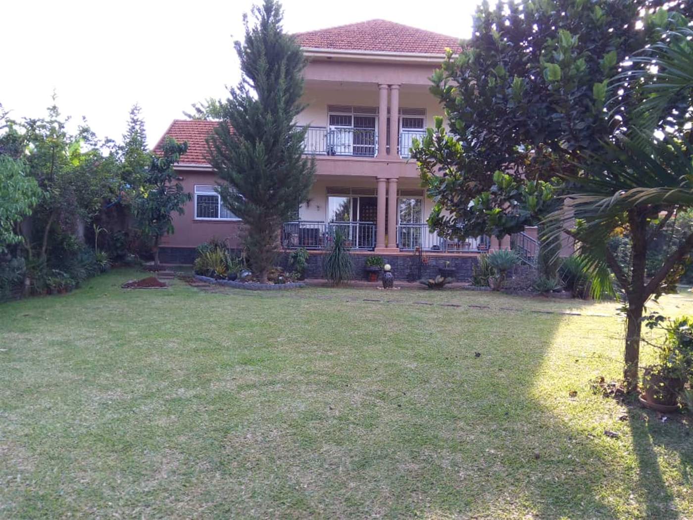 Mansion for rent in Muyenga Kampala