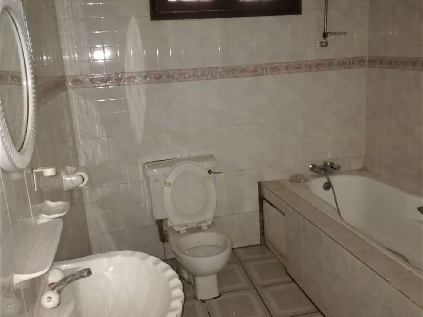 Bathroom (Toilet)