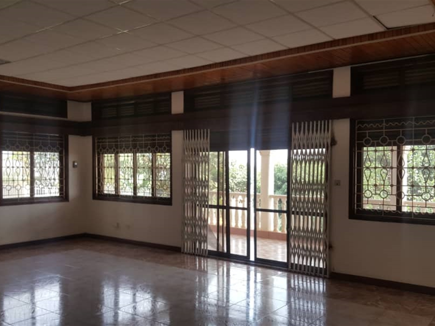 Mansion for rent in Muyenga Kampala