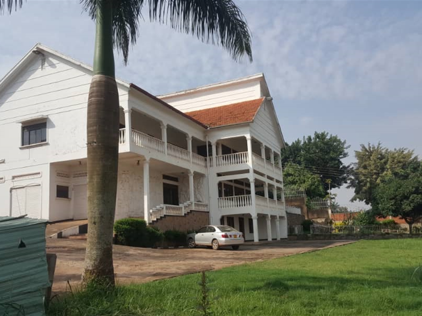 Mansion for rent in Muyenga Kampala