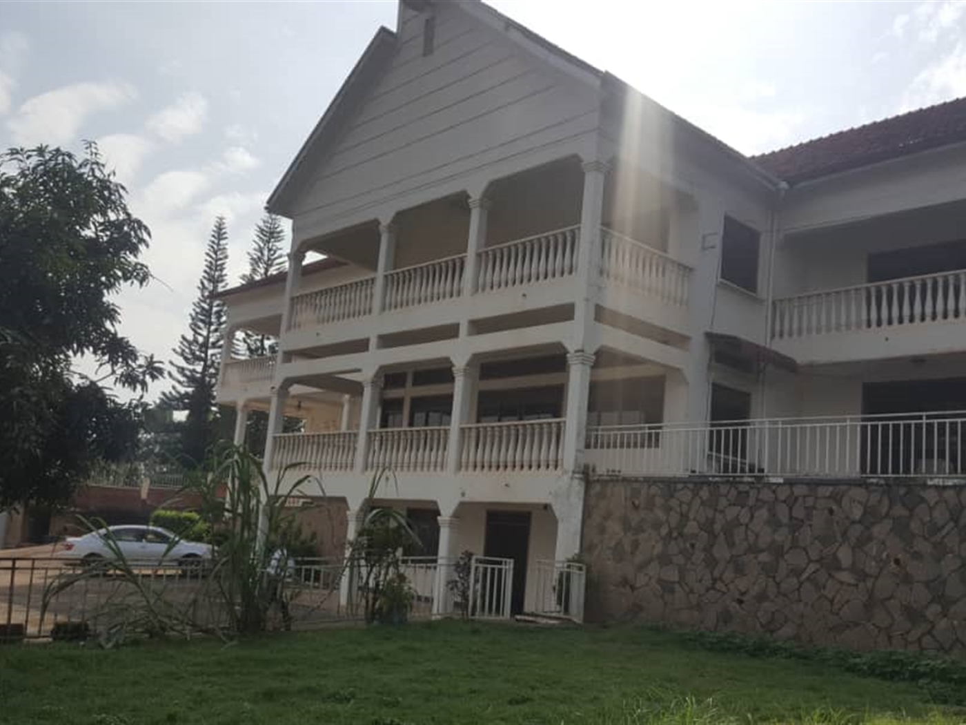 Mansion for rent in Muyenga Kampala