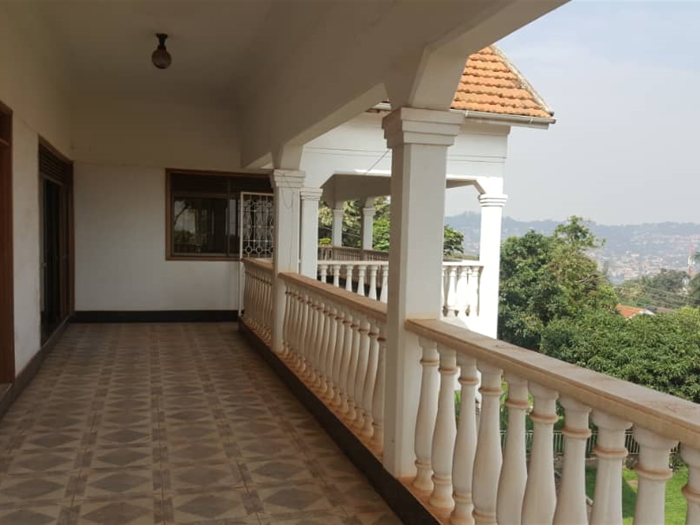 Mansion for rent in Muyenga Kampala