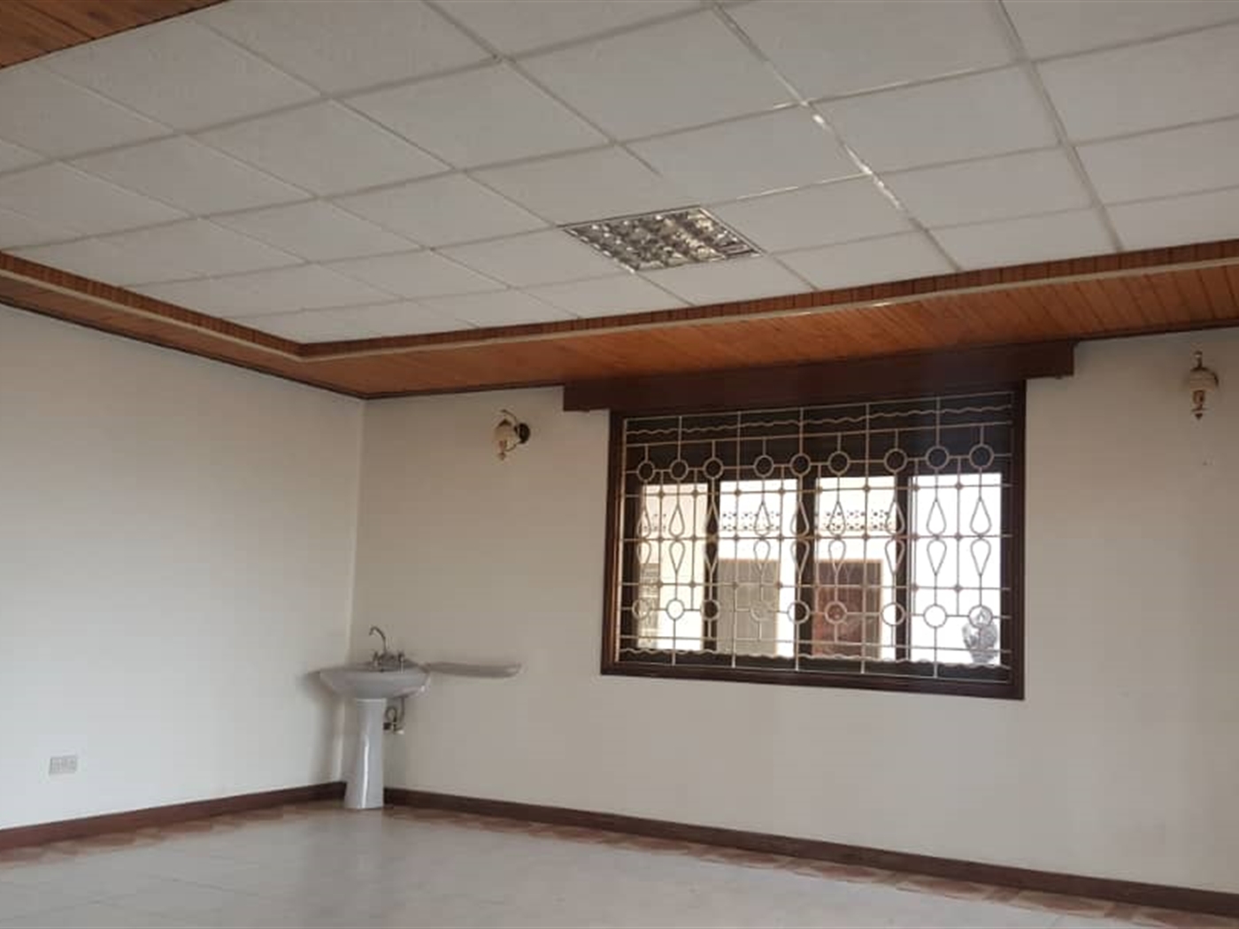 Mansion for rent in Muyenga Kampala