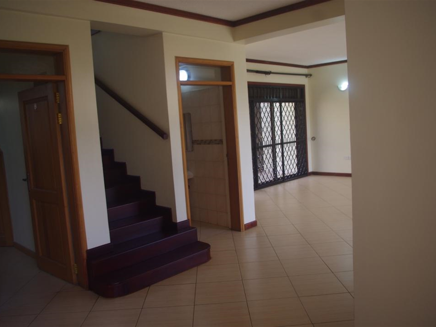 Mansion for rent in Munyonyo Kampala