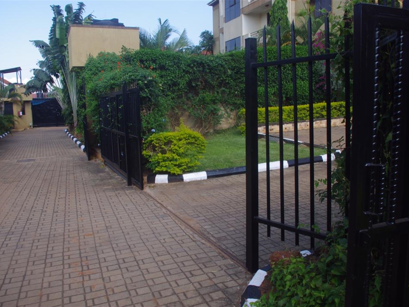 Mansion for rent in Munyonyo Kampala