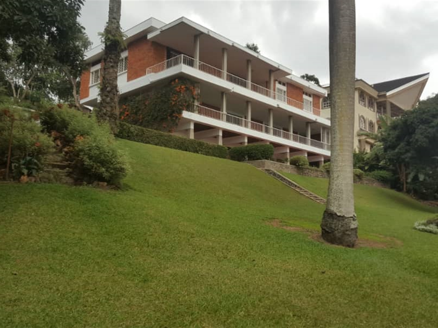 Mansion for rent in Kololo Kampala