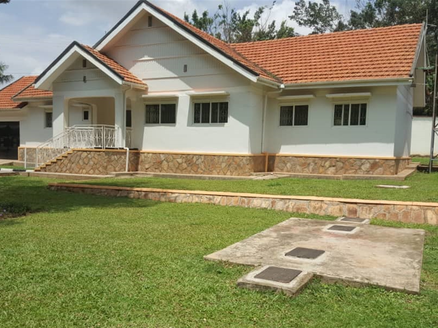 Bungalow for rent in Naguru Kampala