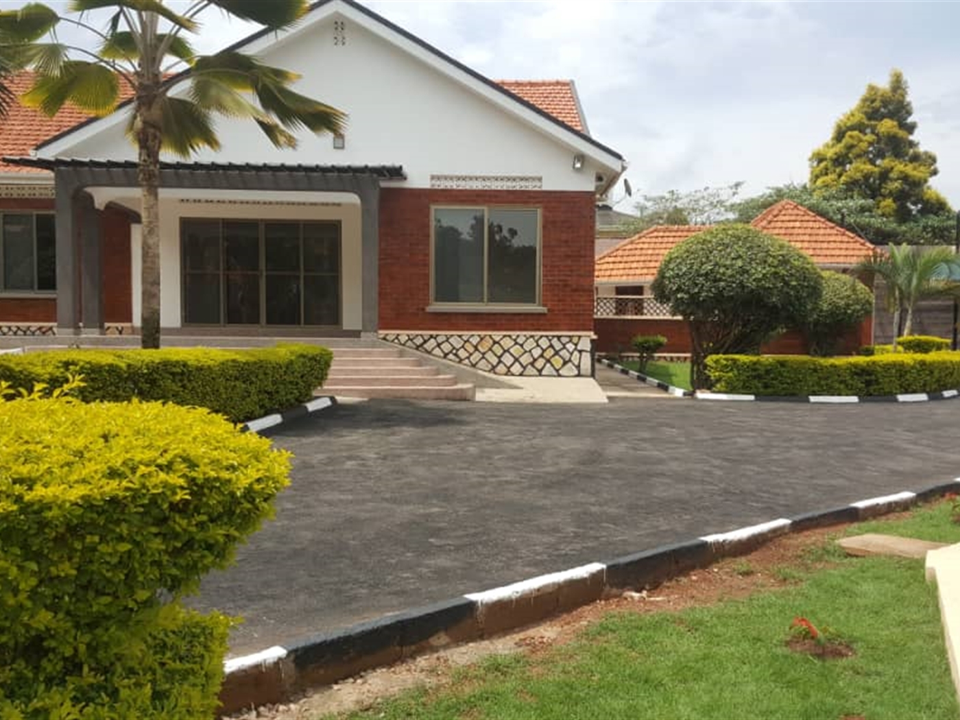 Bungalow for rent in Naguru Kampala