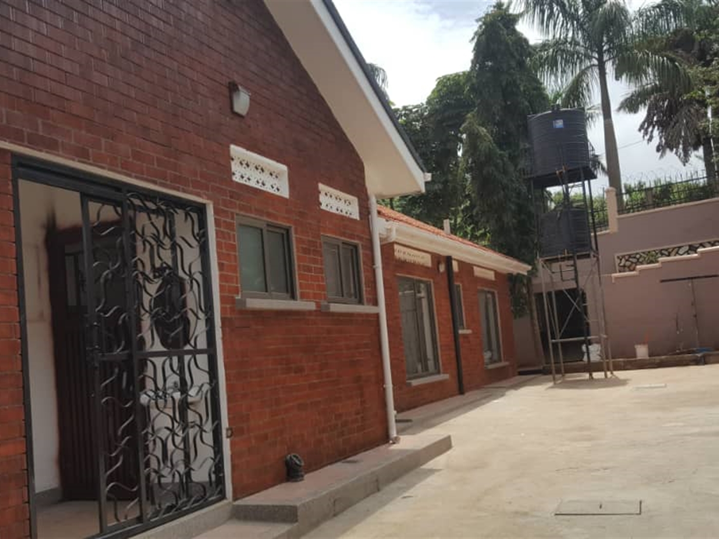 Bungalow for rent in Naguru Kampala