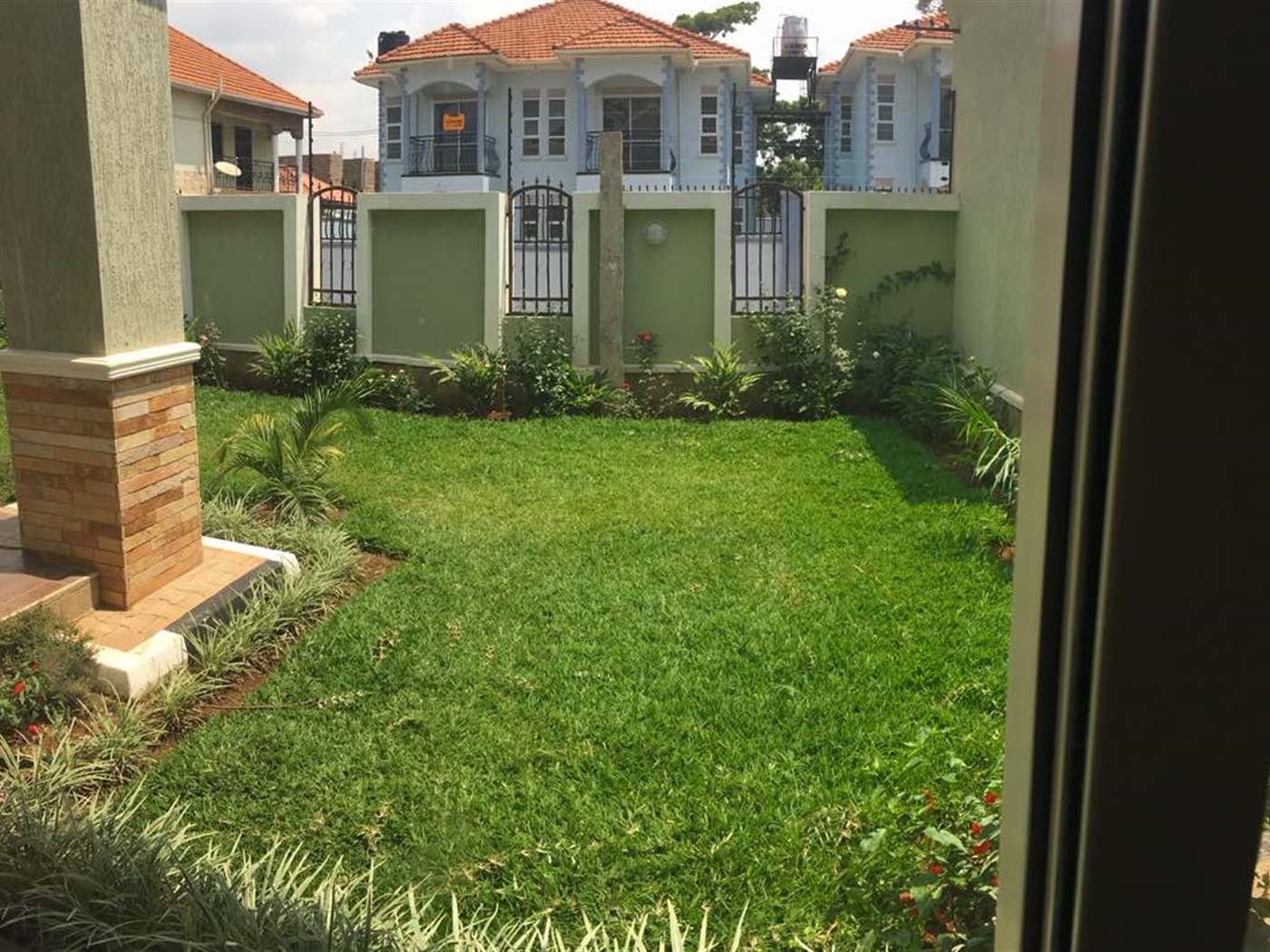 Mansion for sale in Munyonyo Kampala