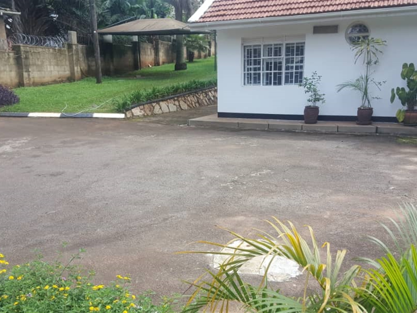 Bungalow for rent in Kololo Kampala