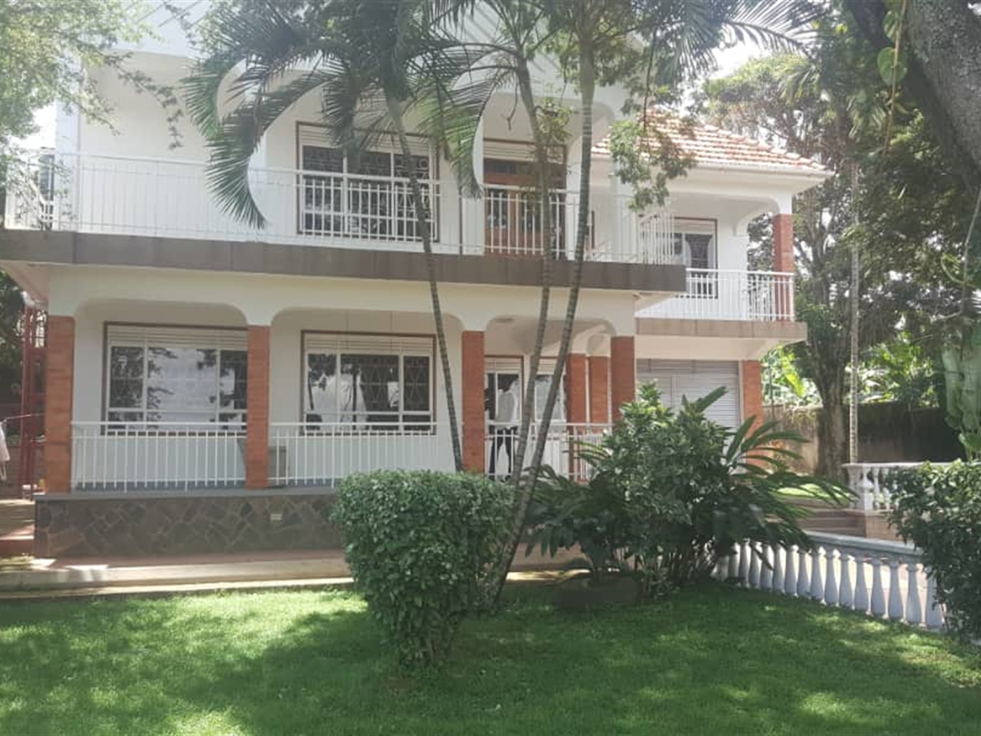 Mansion for rent in Buziga Kampala