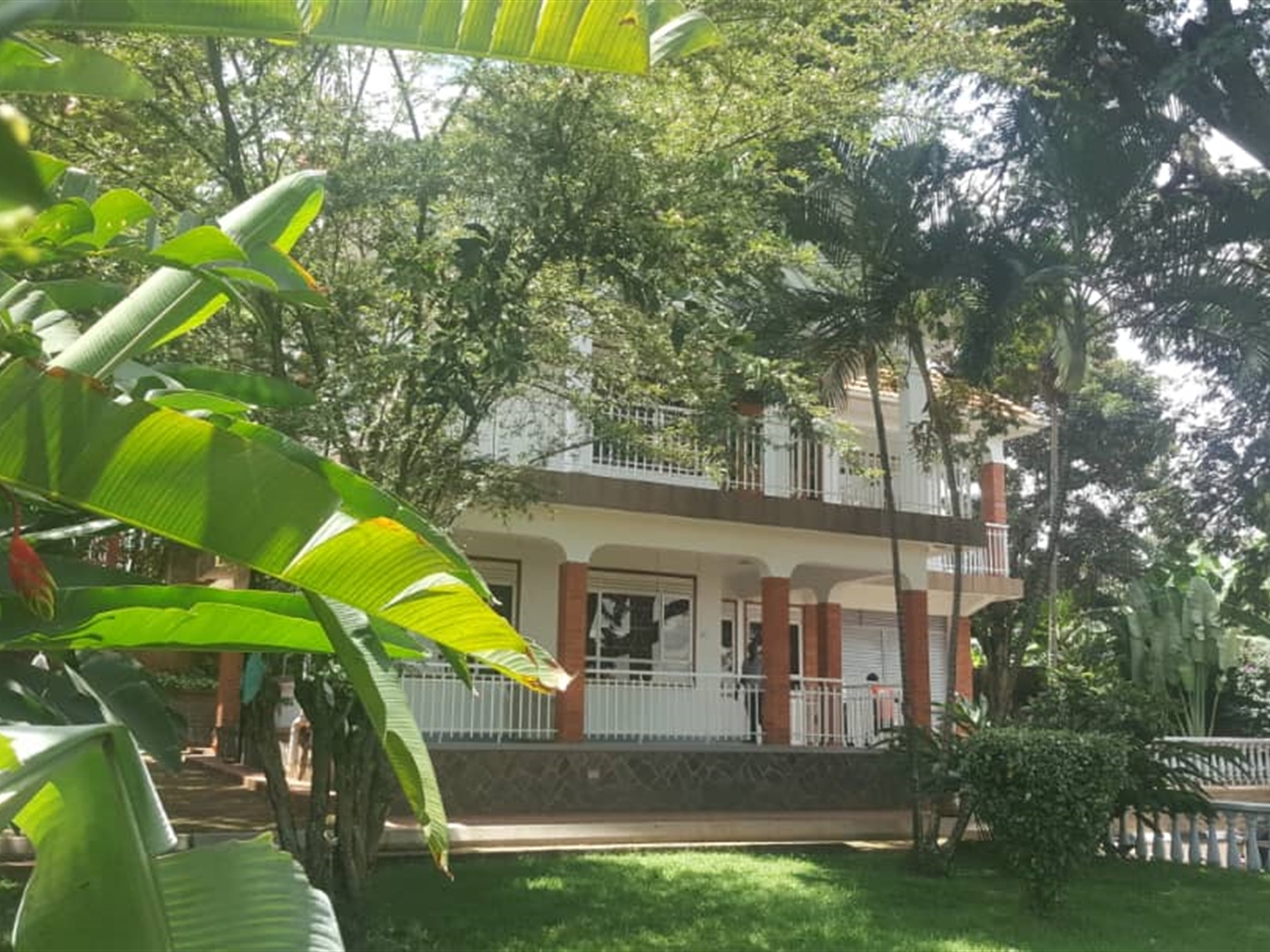 Mansion for rent in Buziga Kampala