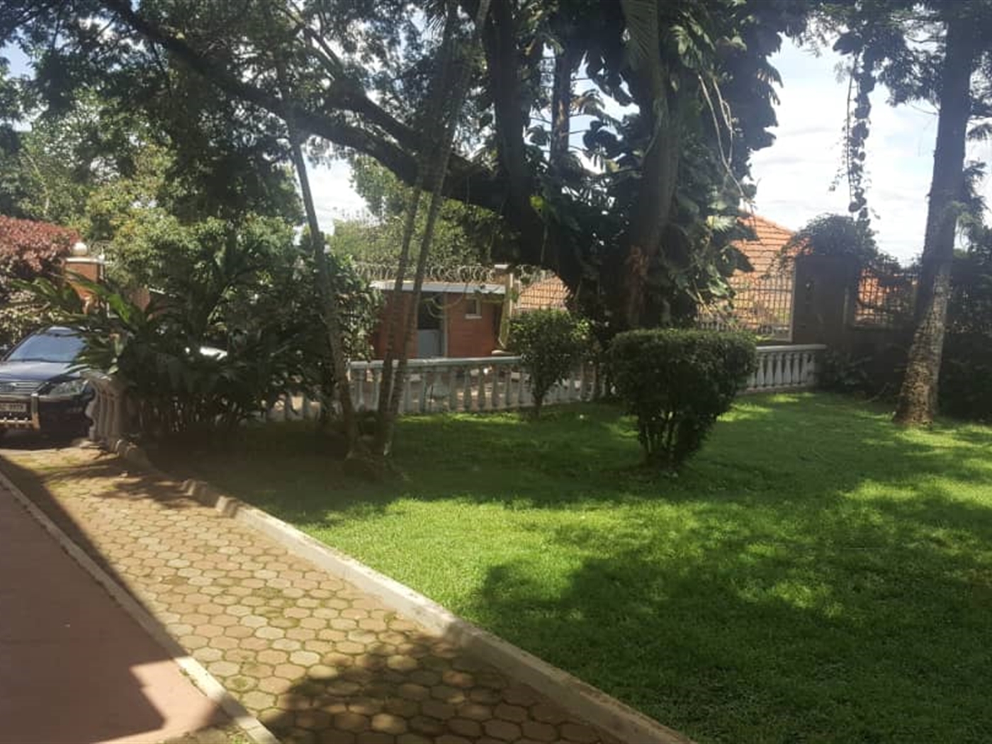 Mansion for rent in Buziga Kampala