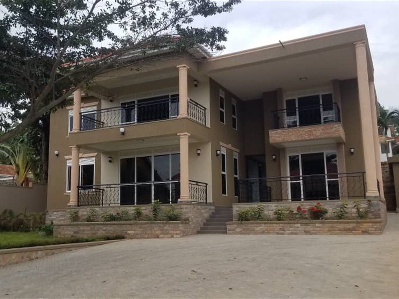 Mansion for sale in Munyonyo Kampala