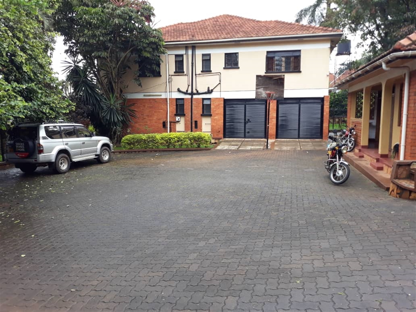 Mansion for rent in Muyenga Kampala