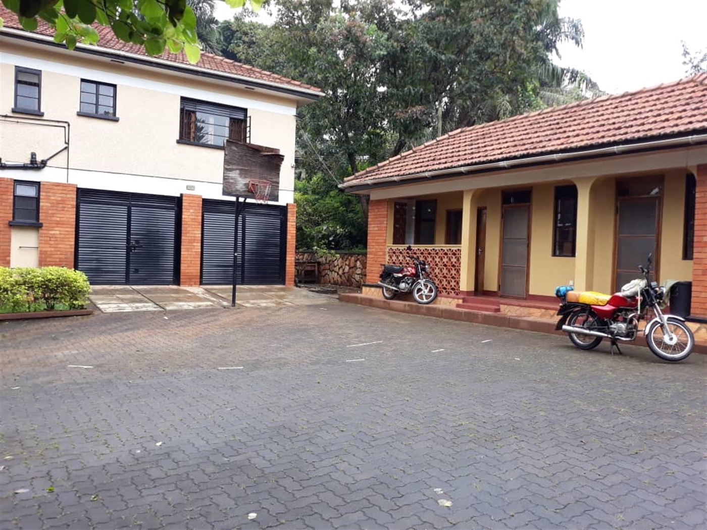 Mansion for rent in Muyenga Kampala