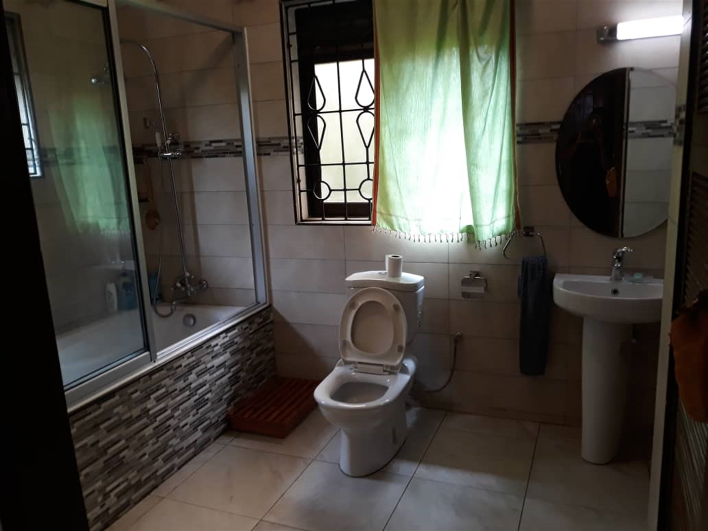 Mansion for rent in Muyenga Kampala